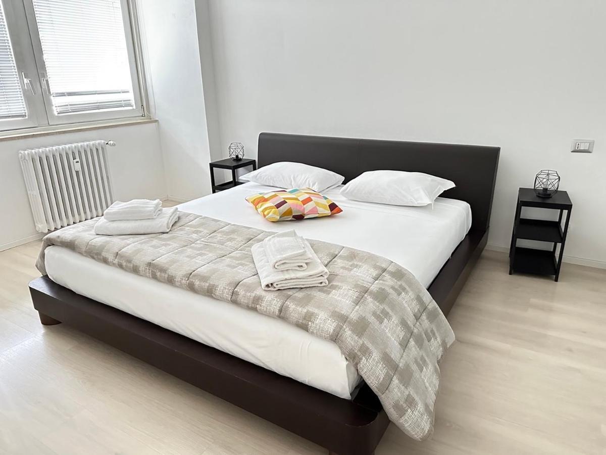 Feel - Casa Di Luce Apartman Bergamo Kültér fotó